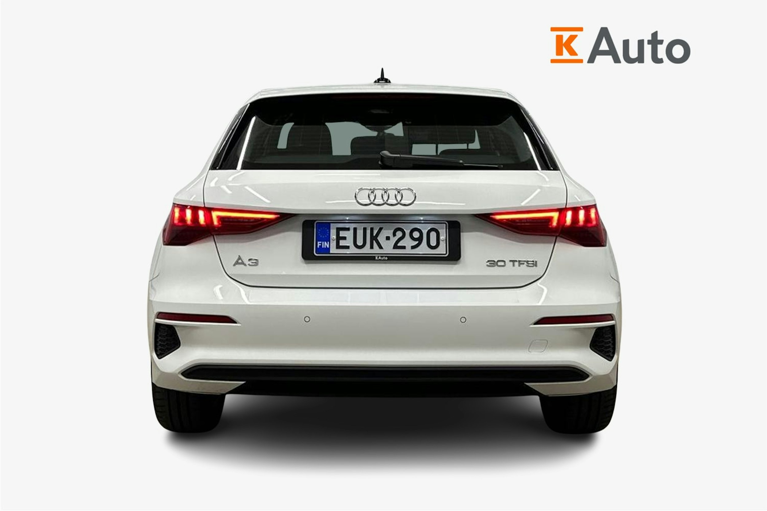 valkoinen Audi A3 2022 kuva 3.
