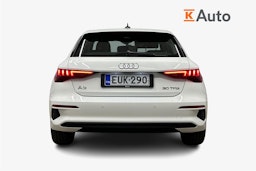 valkoinen Audi A3 2022 kuva 3.