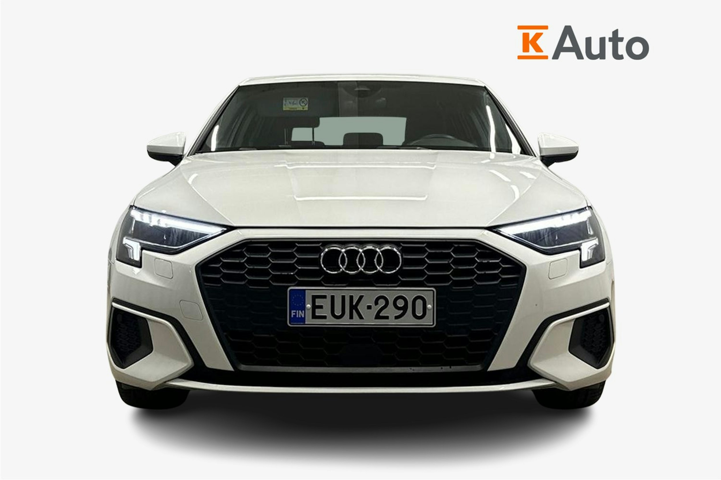 valkoinen Audi A3 2022 kuva 5.