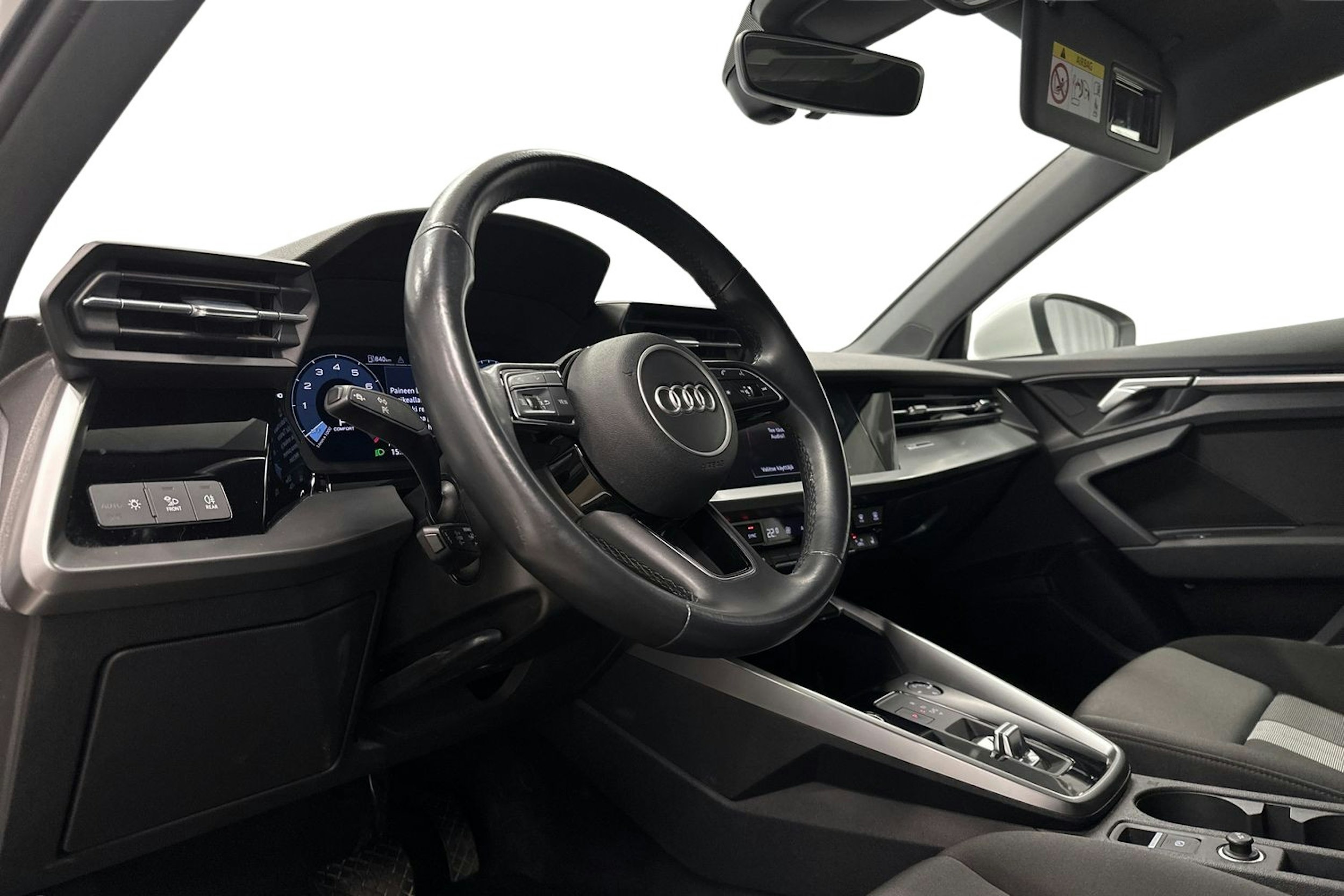 valkoinen Audi A3 2022 kuva 7.