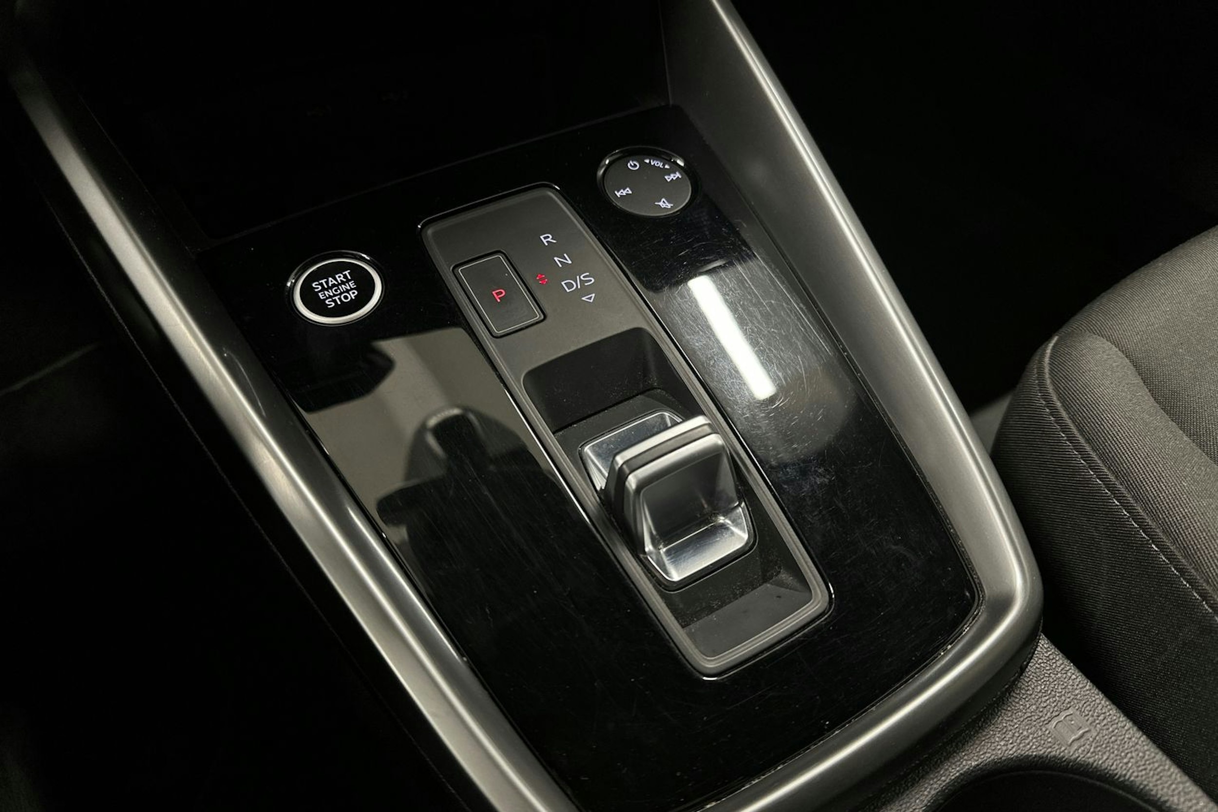 valkoinen Audi A3 2022 kuva 18.