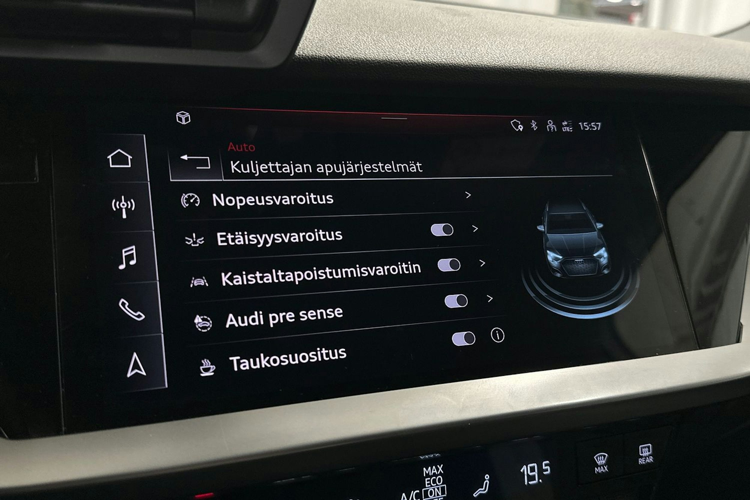 valkoinen Audi A3 2022 kuva 21.