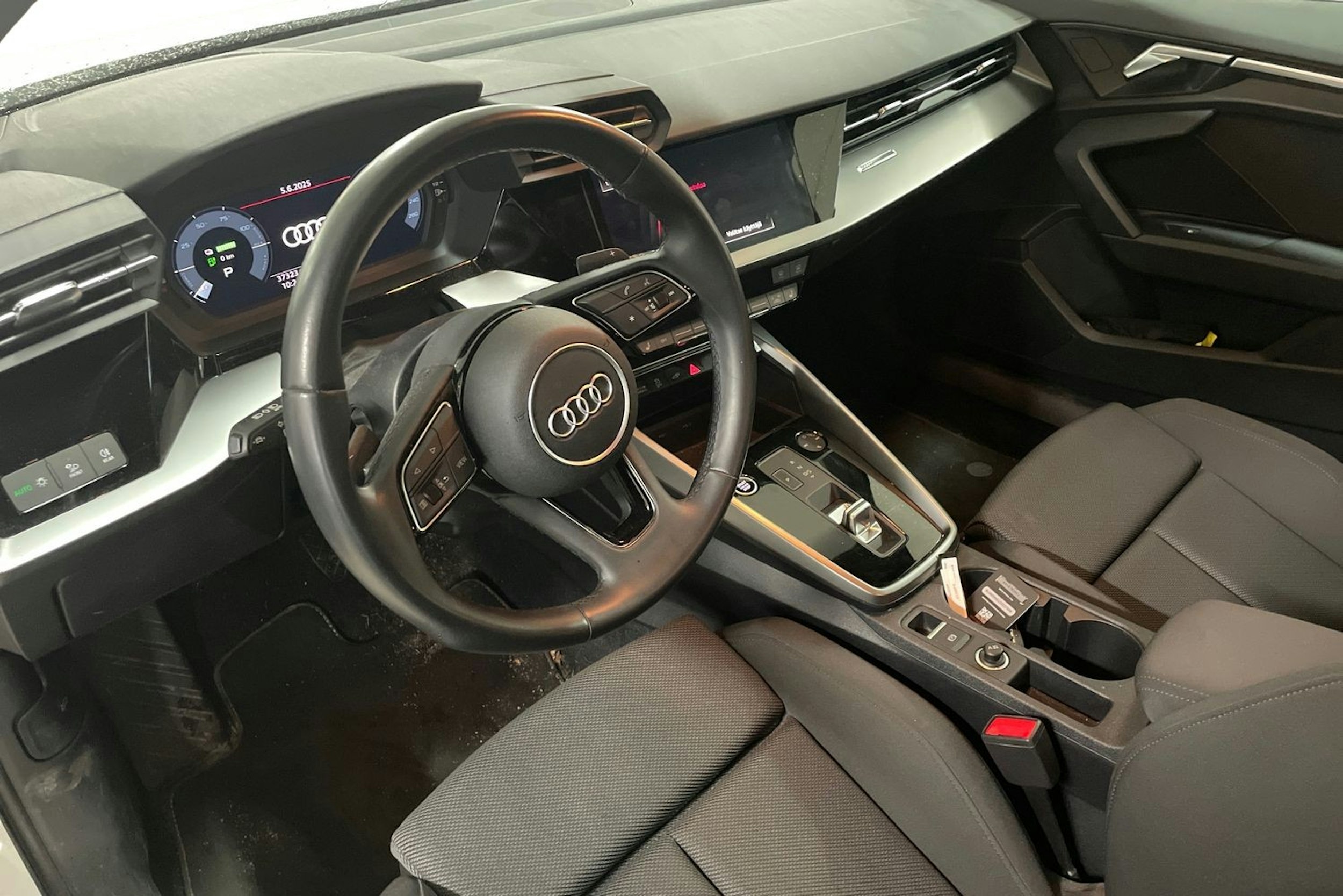 valkoinen Audi A3 2022 kuva 3.