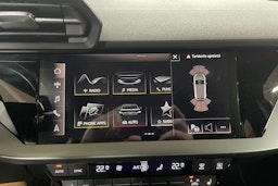 musta Audi A3 2022 kuva 18.