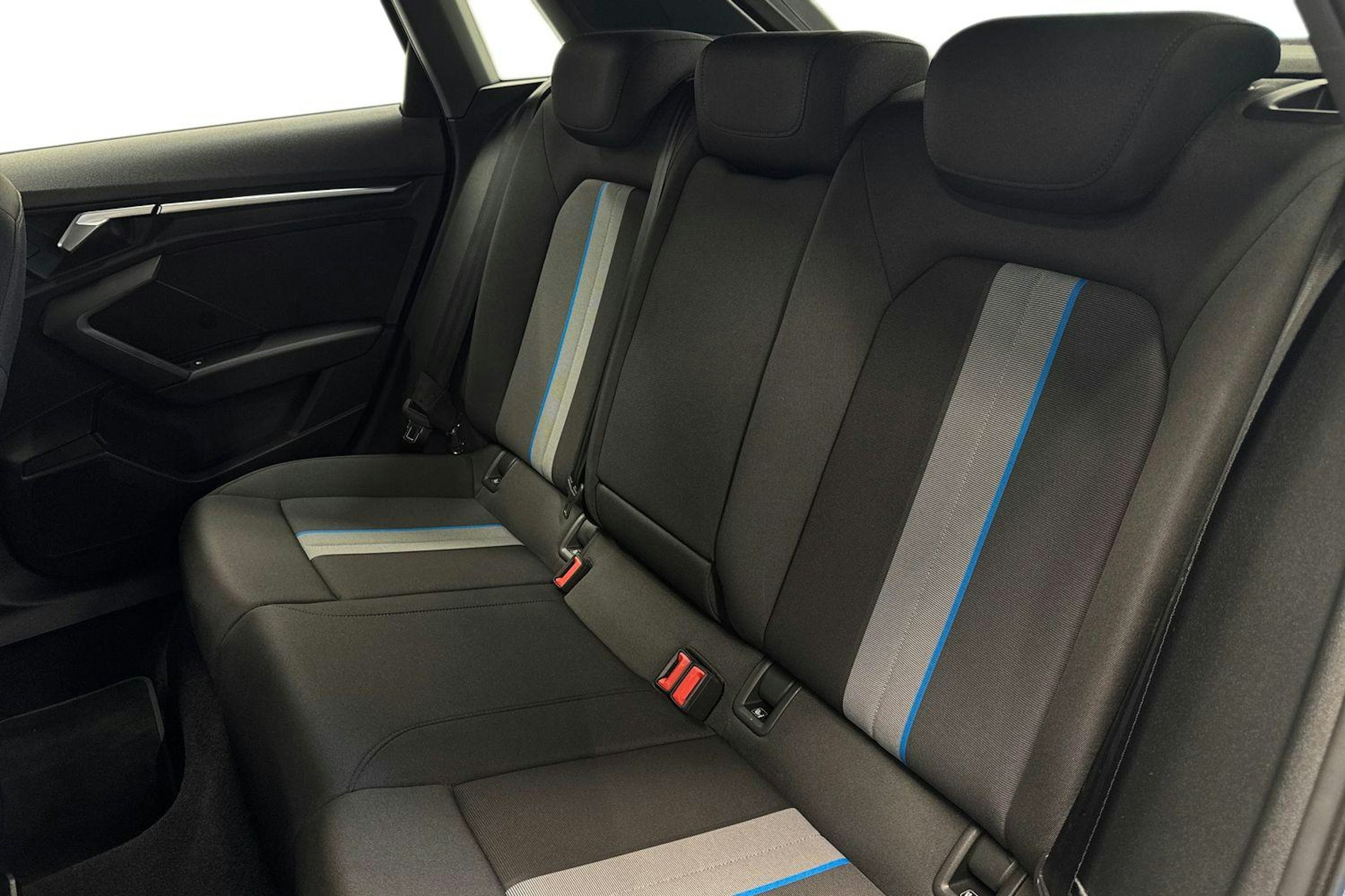 Sininen Audi A3 2022 kuva 10.