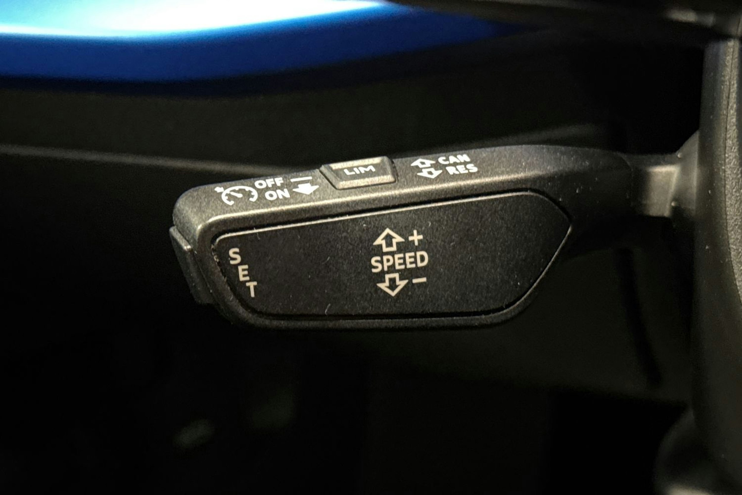 Sininen Audi A3 2022 kuva 17.