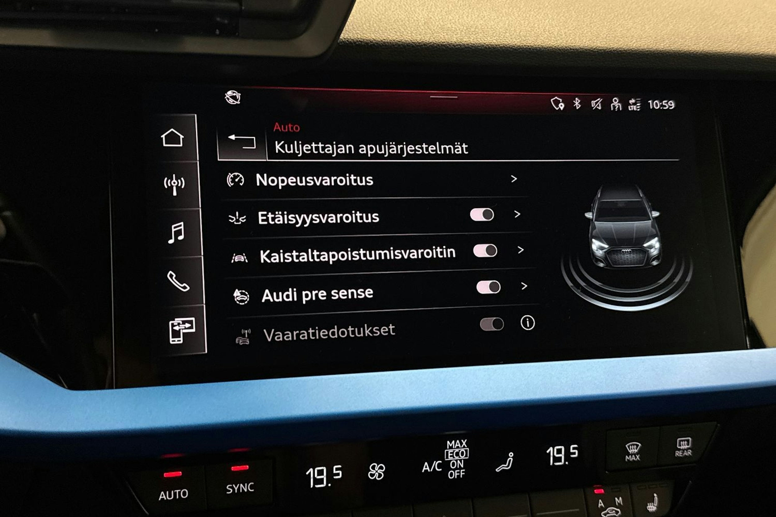 Sininen Audi A3 2022 kuva 29.