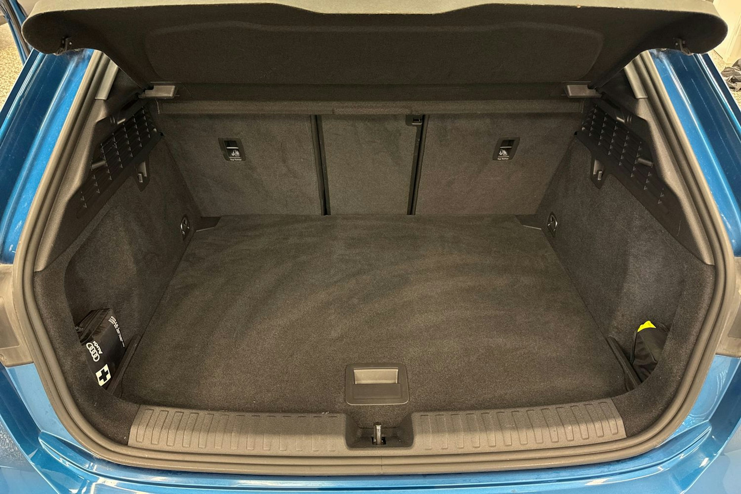 Sininen Audi A3 2022 kuva 35.
