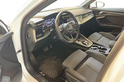 valkoinen Audi A3 2022 kuva 3.