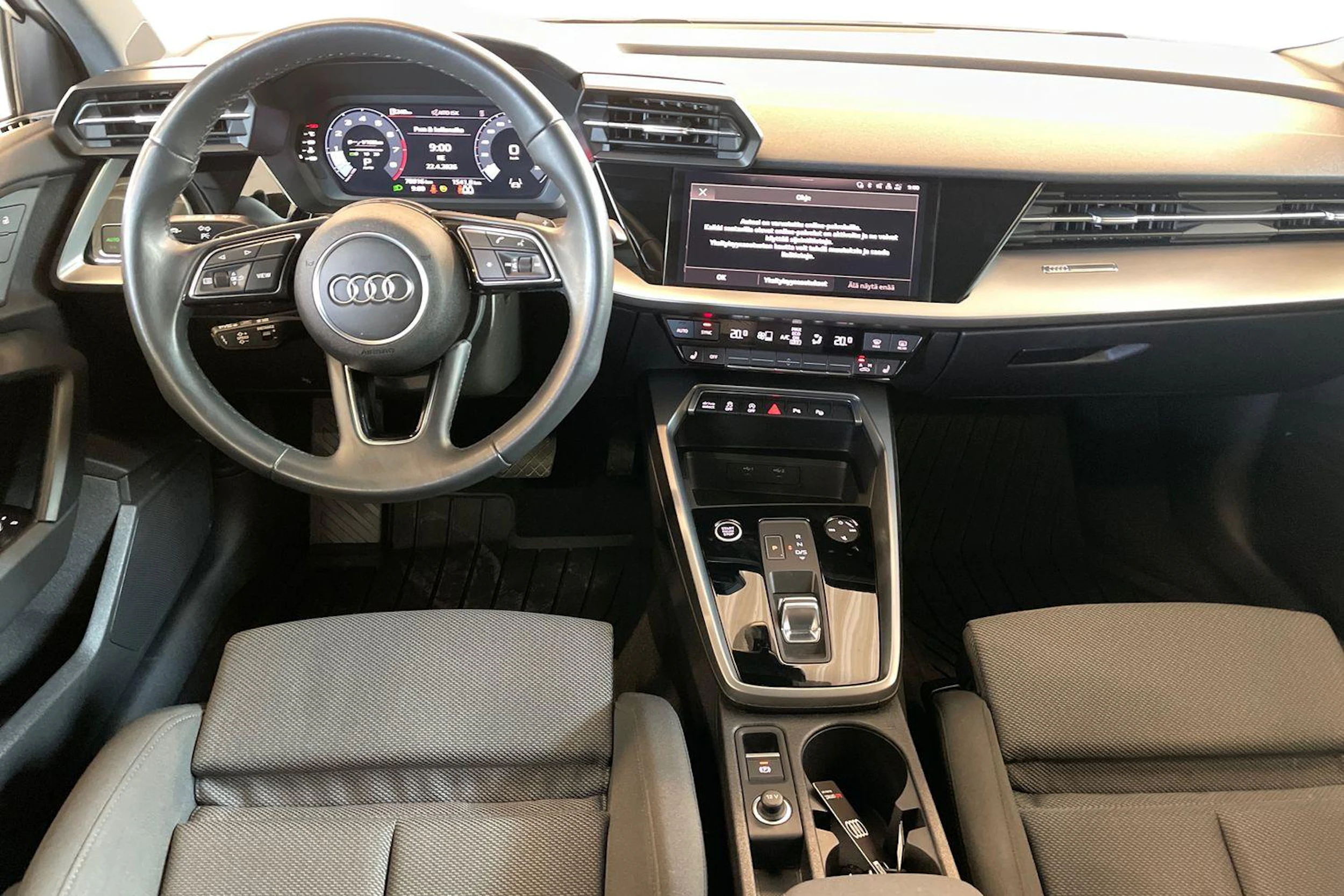 valkoinen Audi A3 2022 kuva 9.