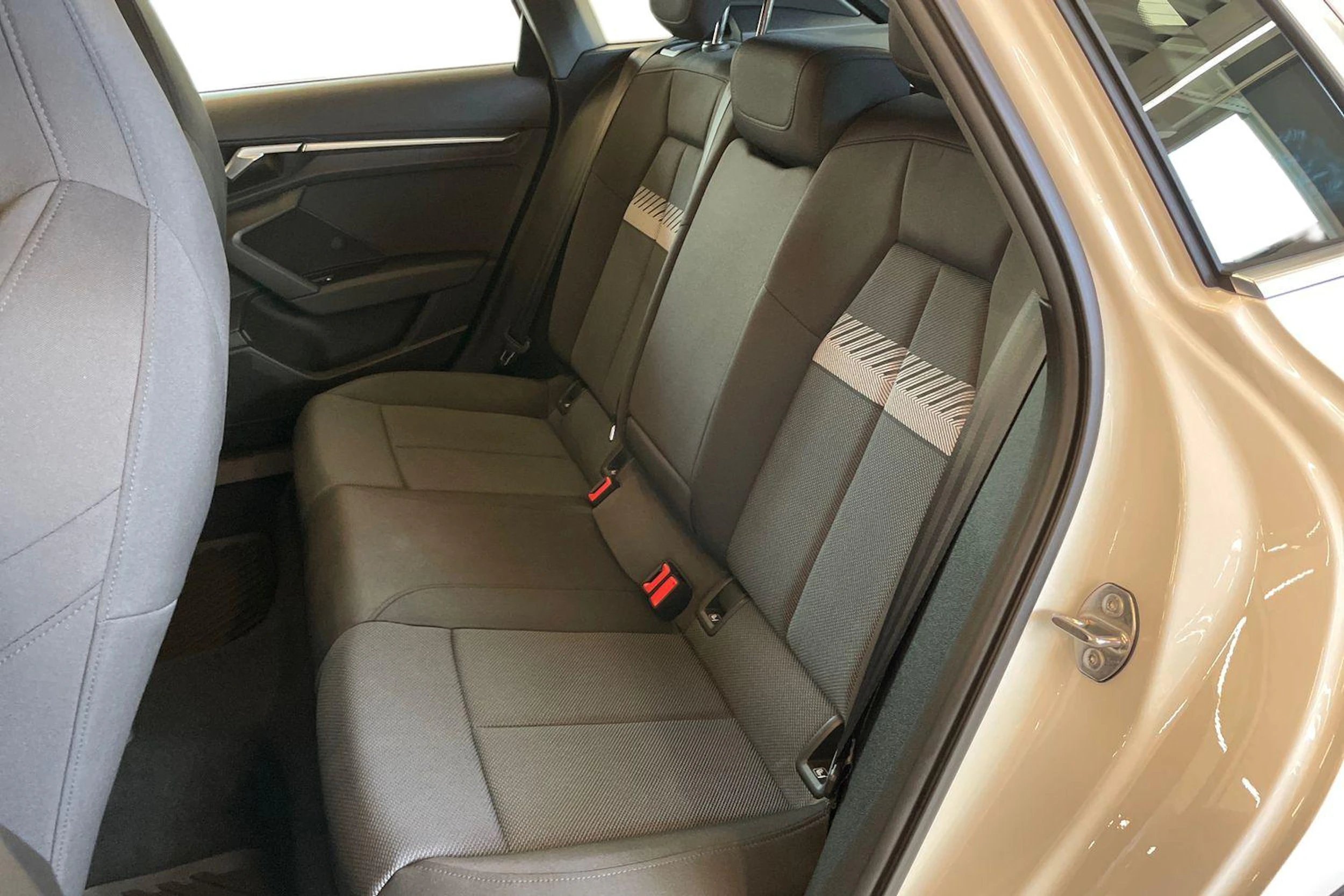 valkoinen Audi A3 2022 kuva 11.