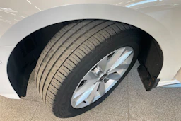 valkoinen Audi A3 2022 kuva 13.