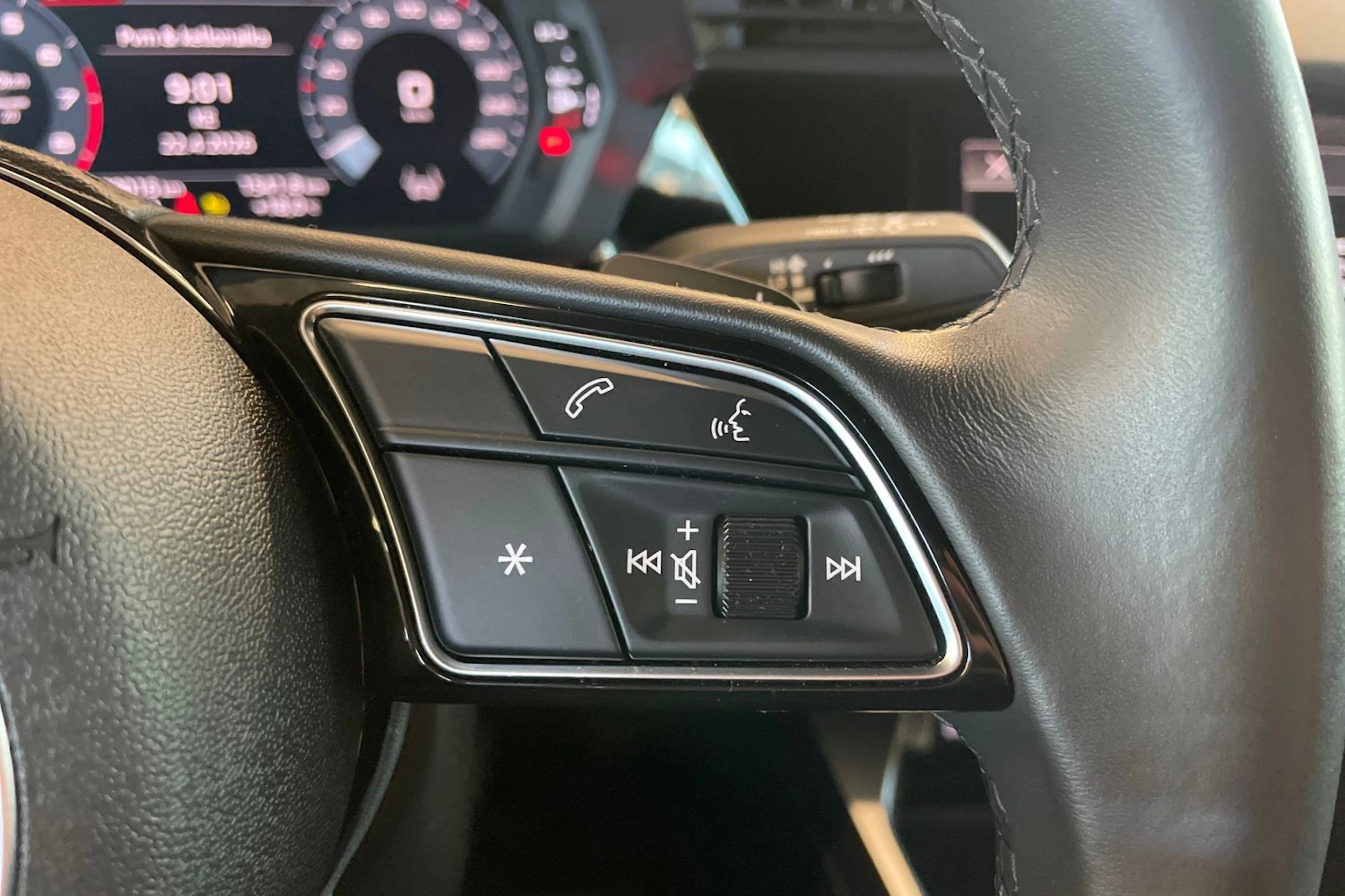 valkoinen Audi A3 2022 kuva 16.