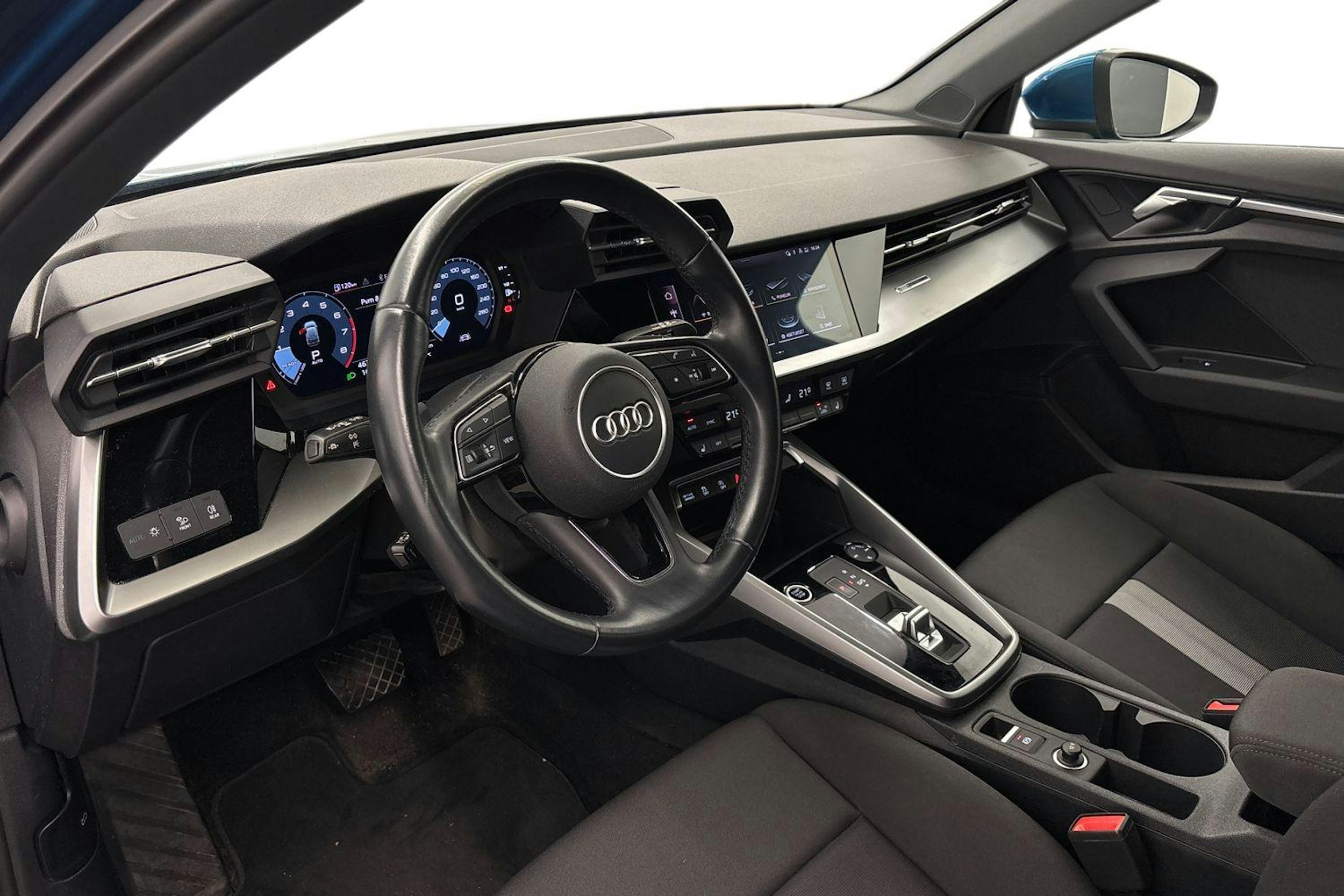 sininen Audi A3 2022 kuva 3.
