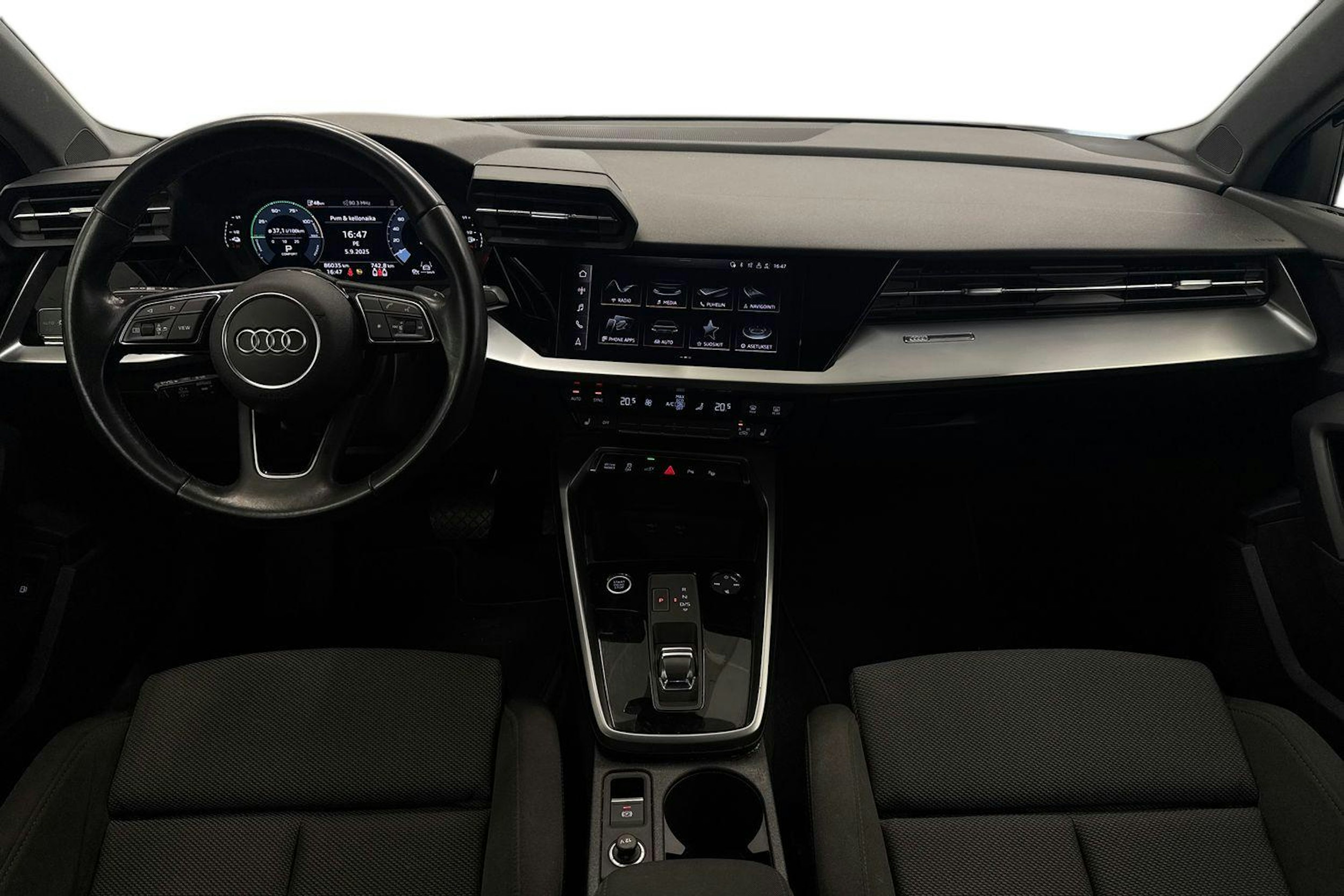 valkoinen Audi A3 2022 kuva 9.