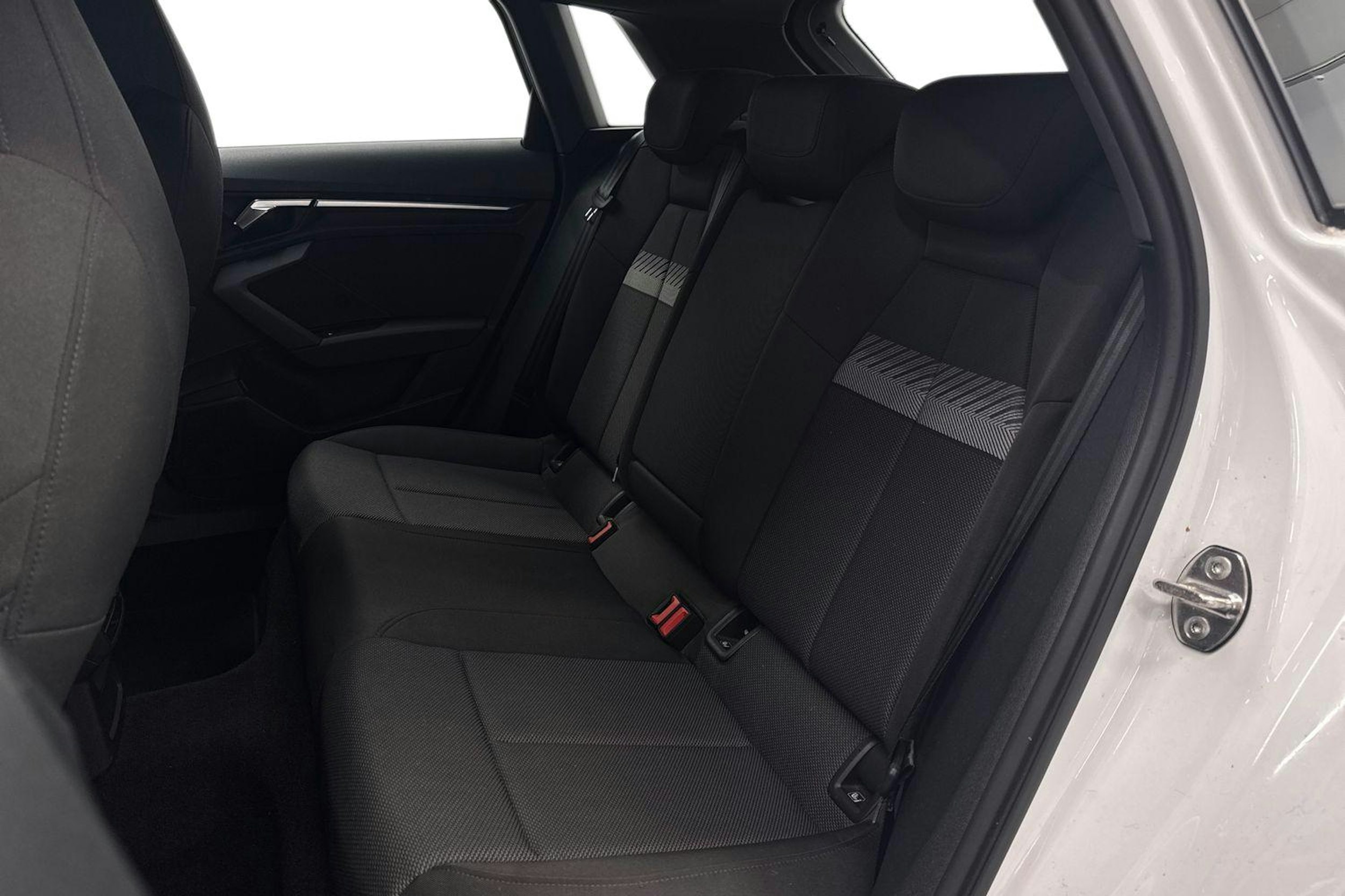 valkoinen Audi A3 2022 kuva 10.