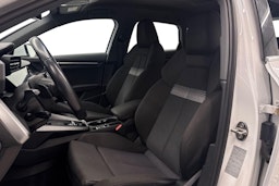 valkoinen Audi A3 2022 kuva 11.