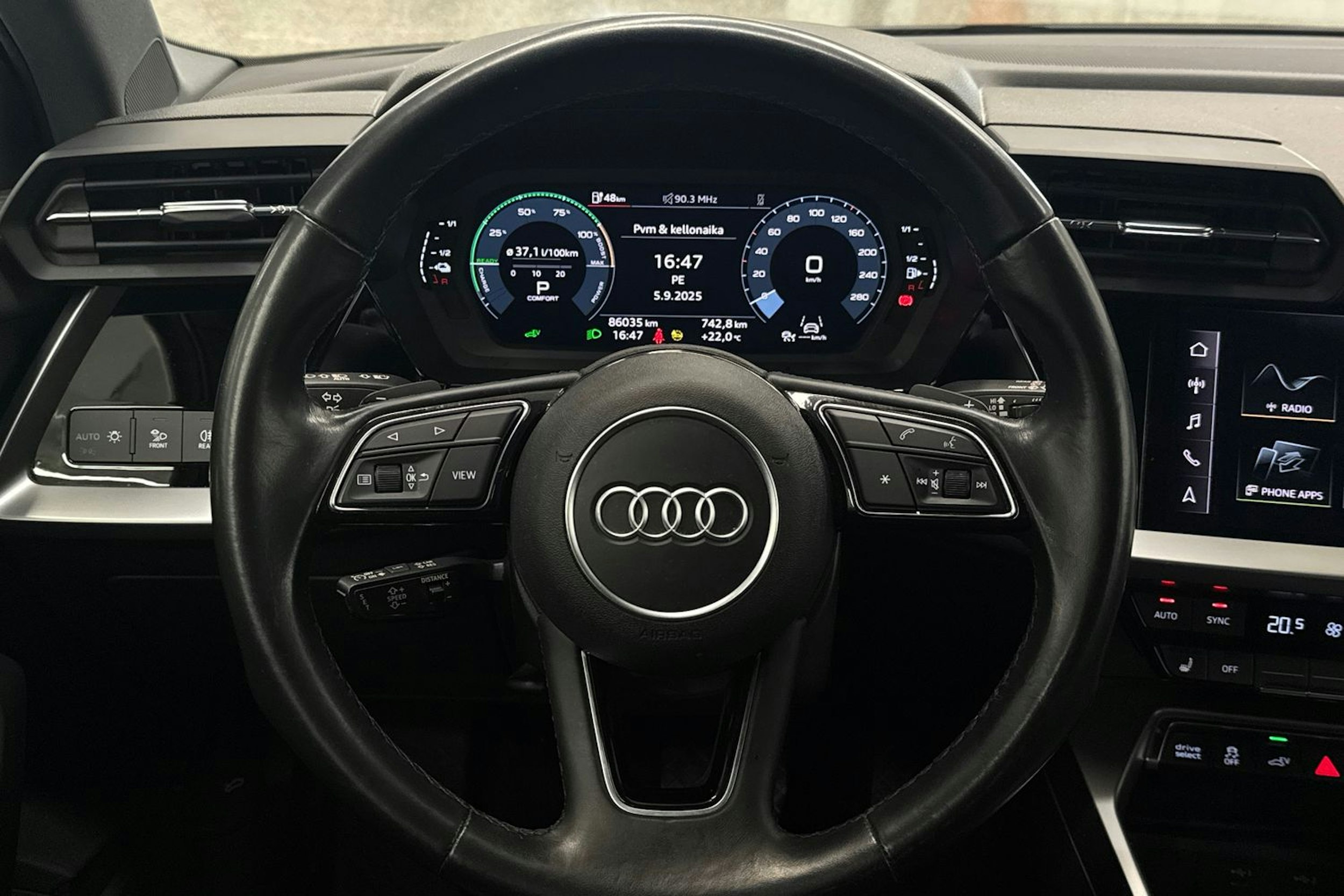 valkoinen Audi A3 2022 kuva 13.