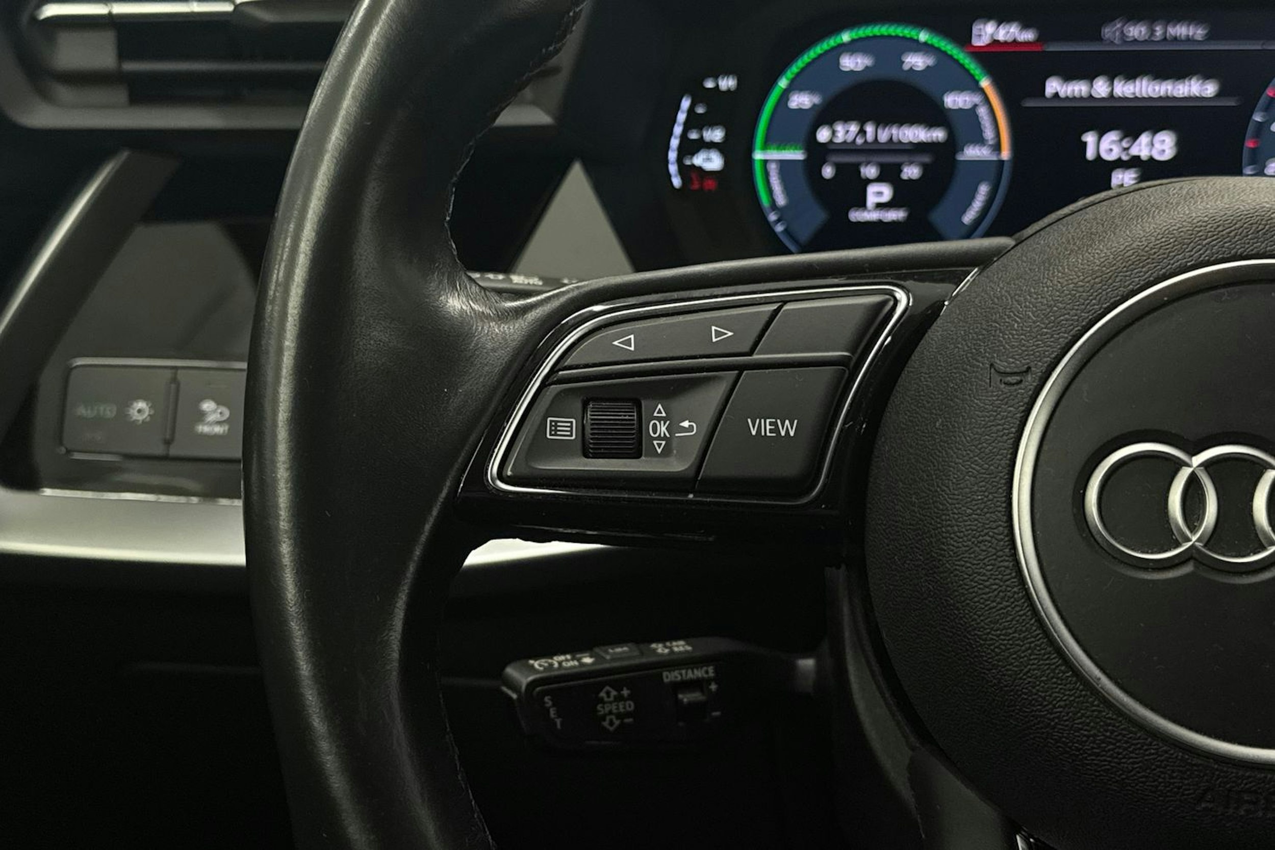 valkoinen Audi A3 2022 kuva 14.