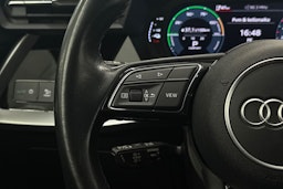 valkoinen Audi A3 2022 kuva 14.