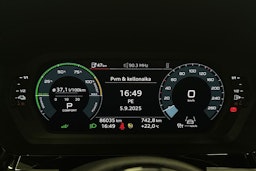 valkoinen Audi A3 2022 kuva 17.