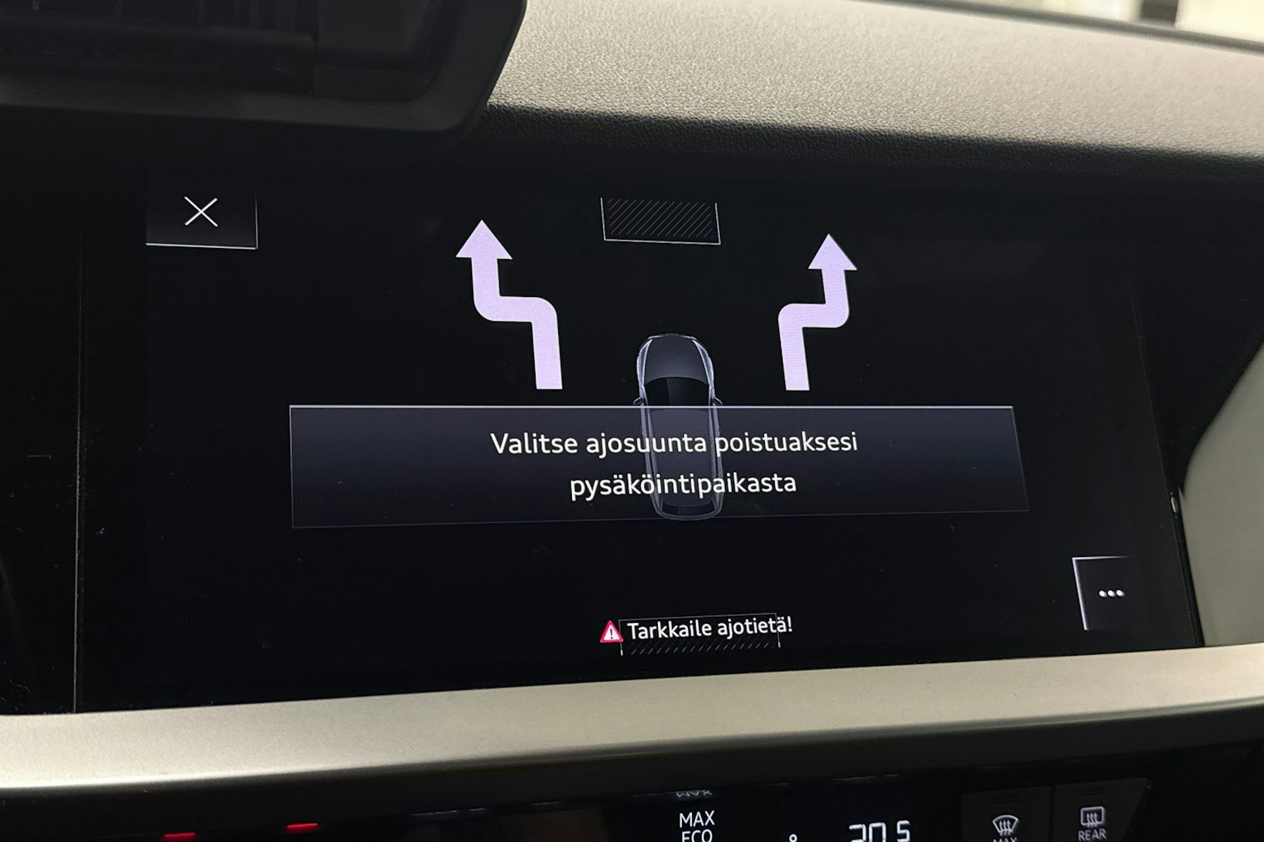 valkoinen Audi A3 2022 kuva 34.