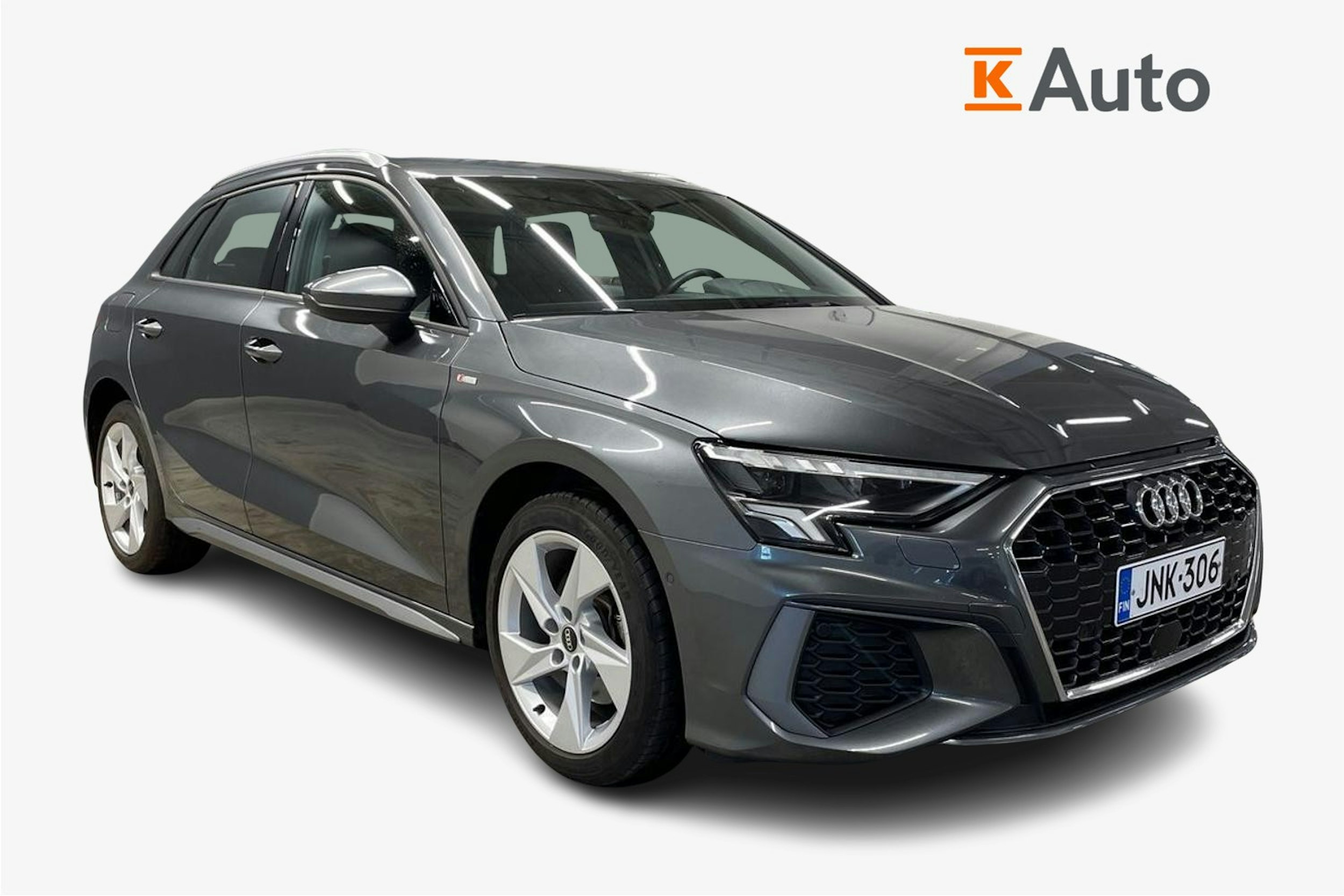 Harmaa Audi A3 2022 kuva 1.