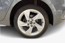 Harmaa Audi A3 2022 kuva 11.