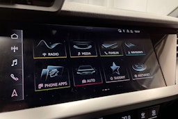 Harmaa Audi A3 2022 kuva 17.
