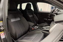 Harmaa Audi A3 2022 kuva 34.