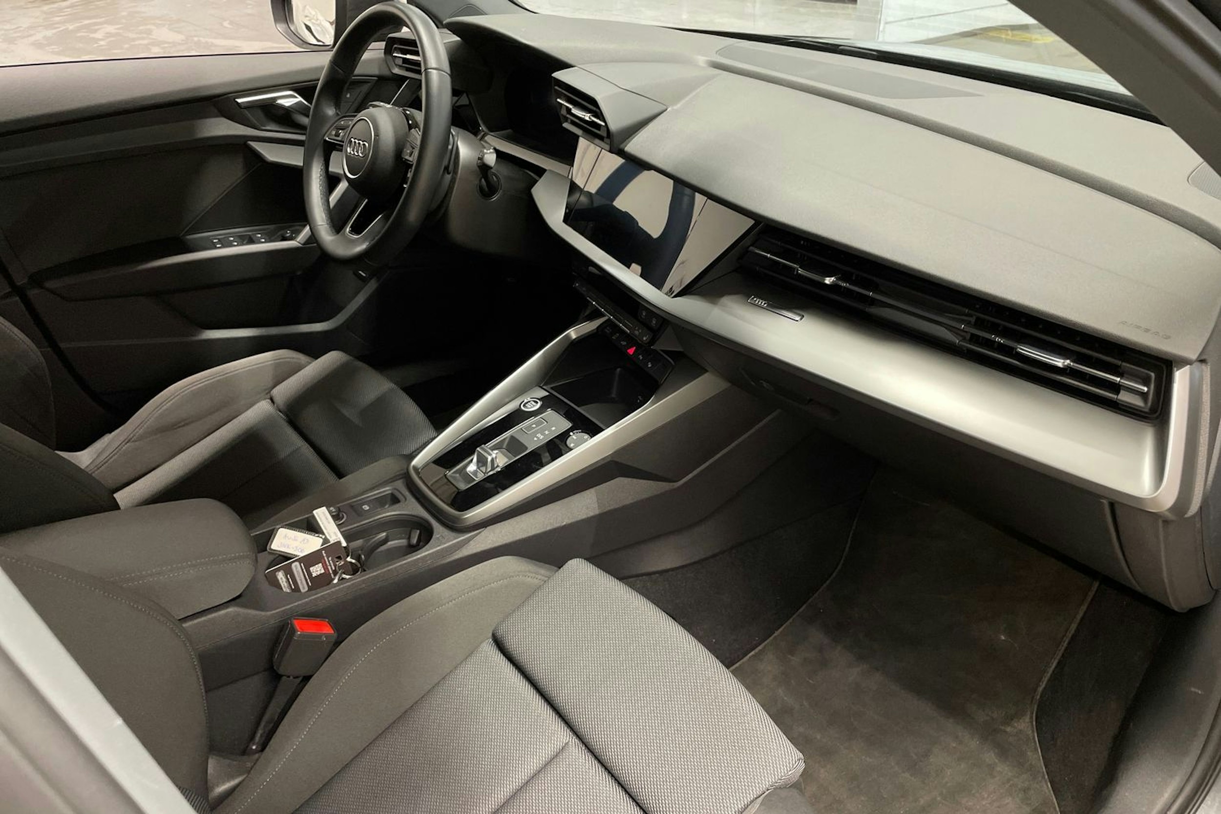 Harmaa Audi A3 2022 kuva 35.