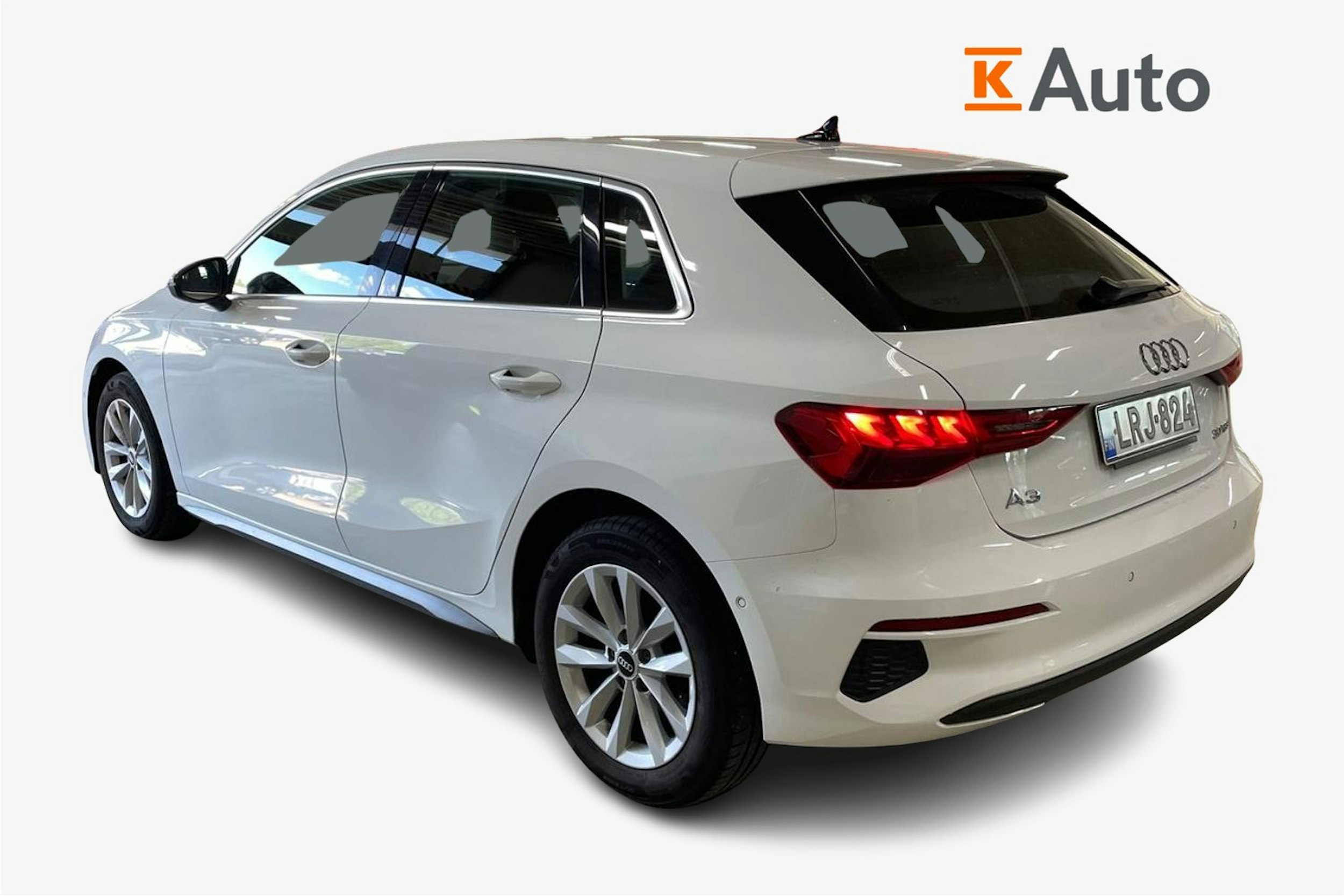 Valkoinen Audi A3 2022 kuva 2.