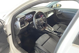 Valkoinen Audi A3 2022 kuva 7.