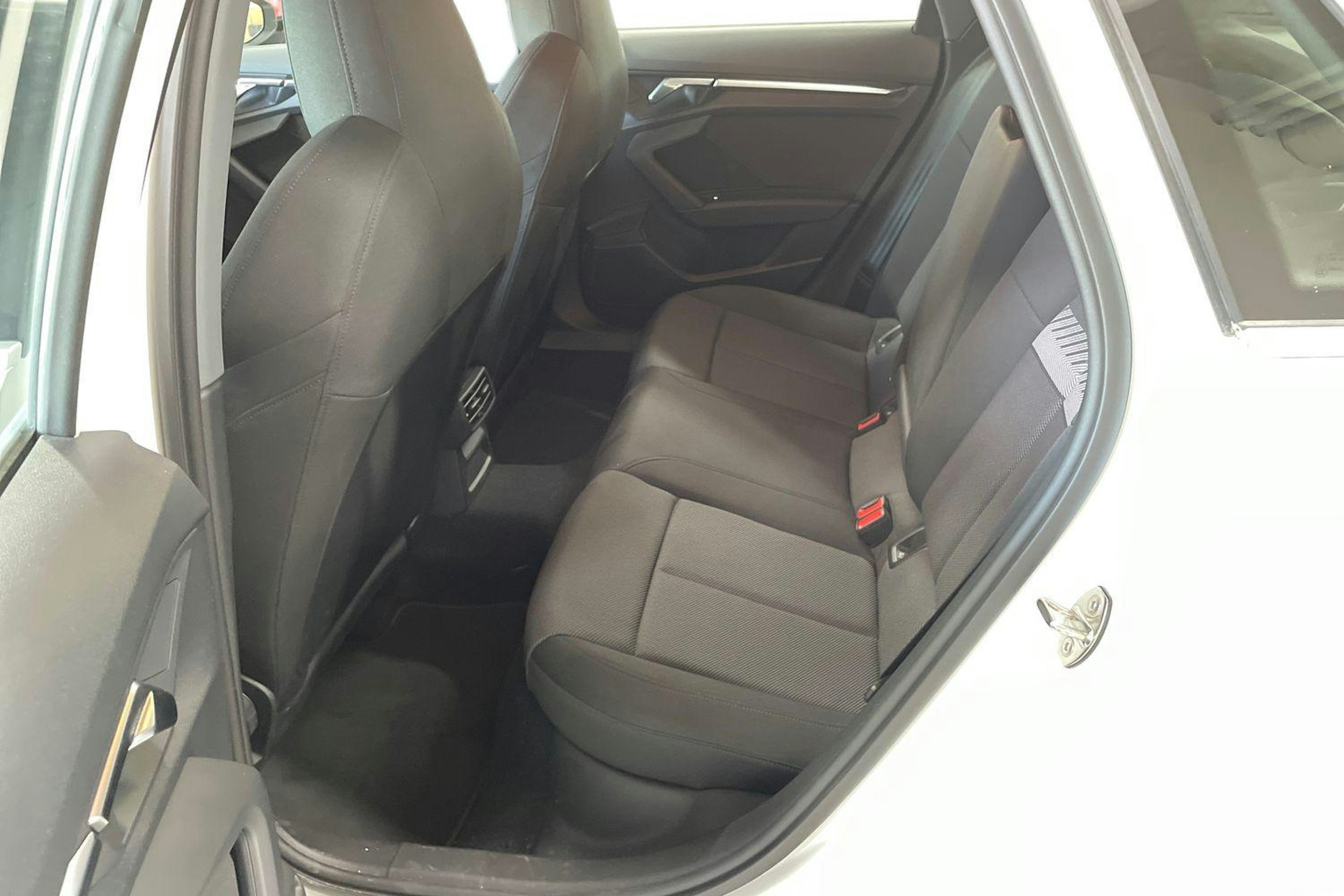 Valkoinen Audi A3 2022 kuva 10.