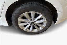 Valkoinen Audi A3 2022 kuva 11.
