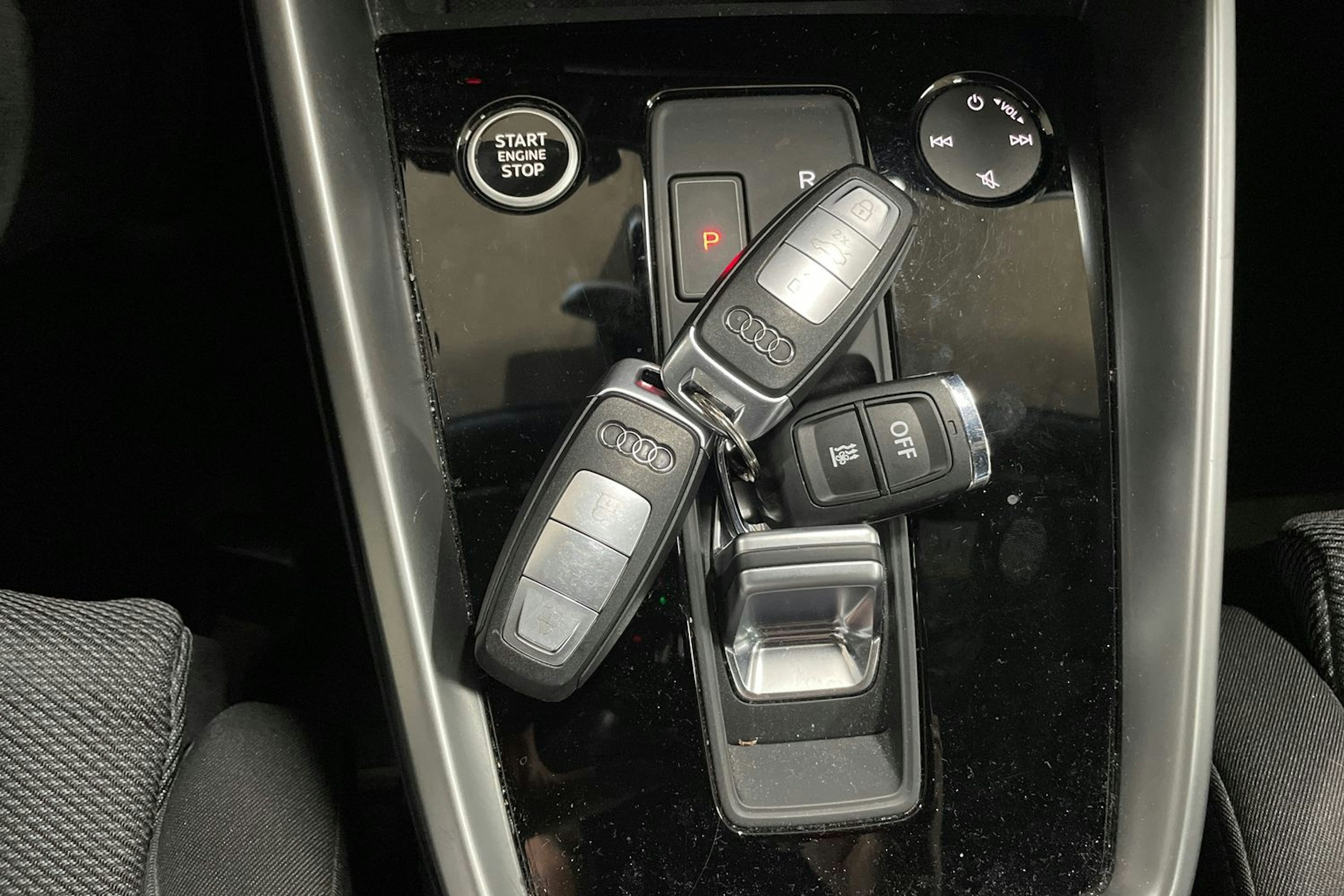 Valkoinen Audi A3 2022 kuva 16.