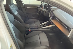 Valkoinen Audi A3 2022 kuva 17.