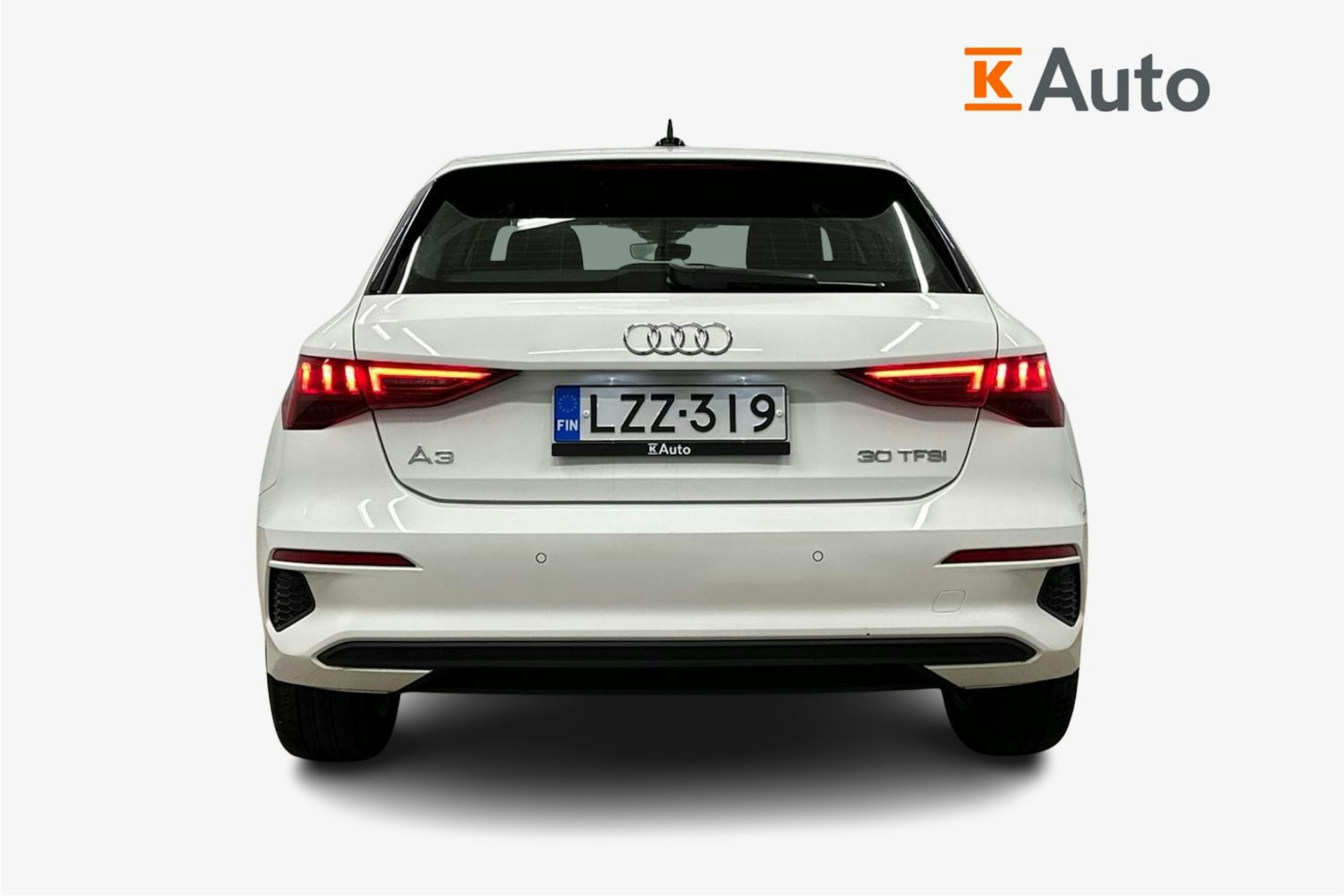 valkoinen Audi A3 2022 kuva 3.