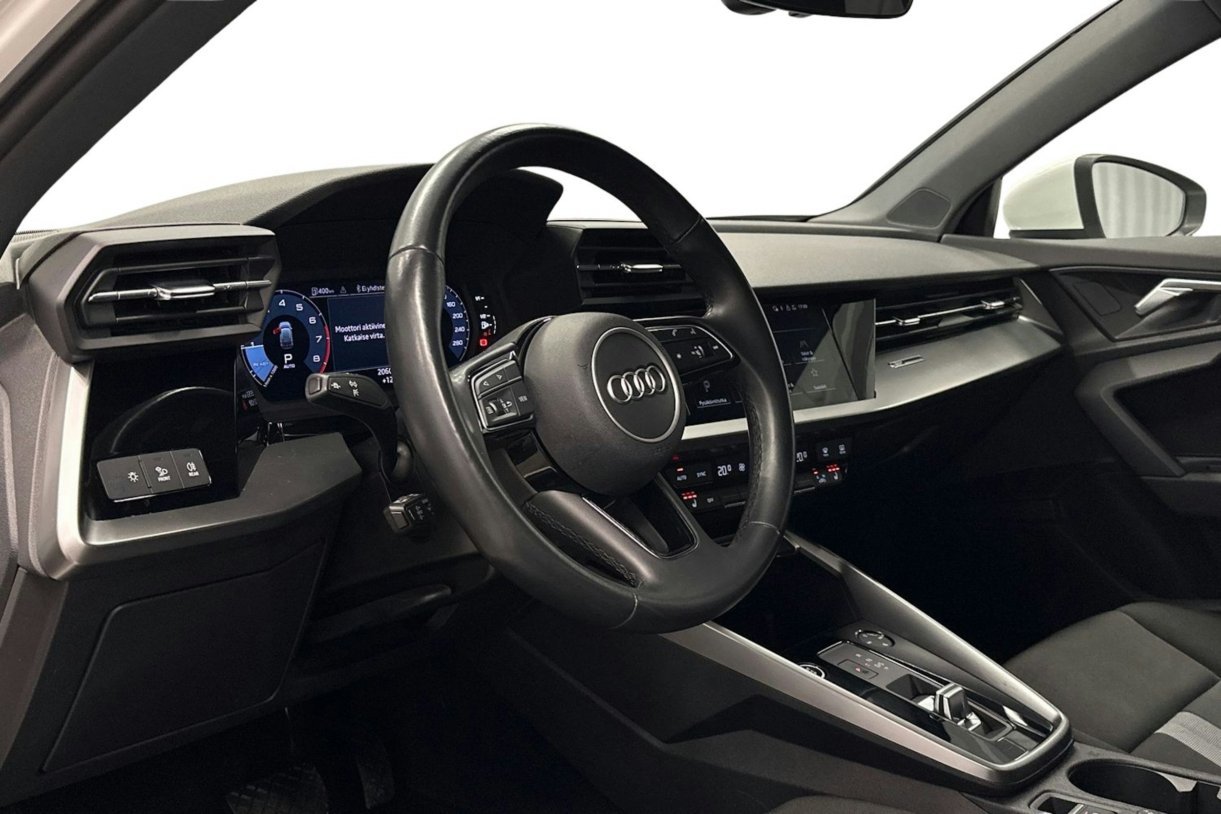 valkoinen Audi A3 2022 kuva 7.