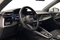 valkoinen Audi A3 2022 kuva 7.