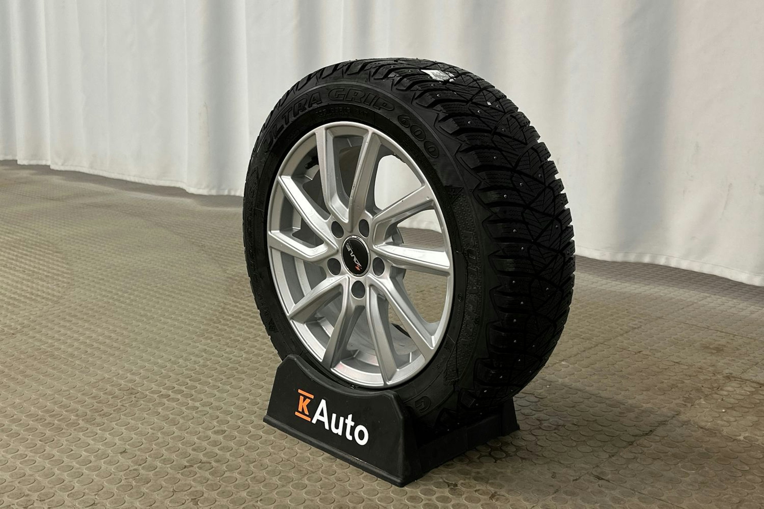 valkoinen Audi A3 2022 kuva 13.