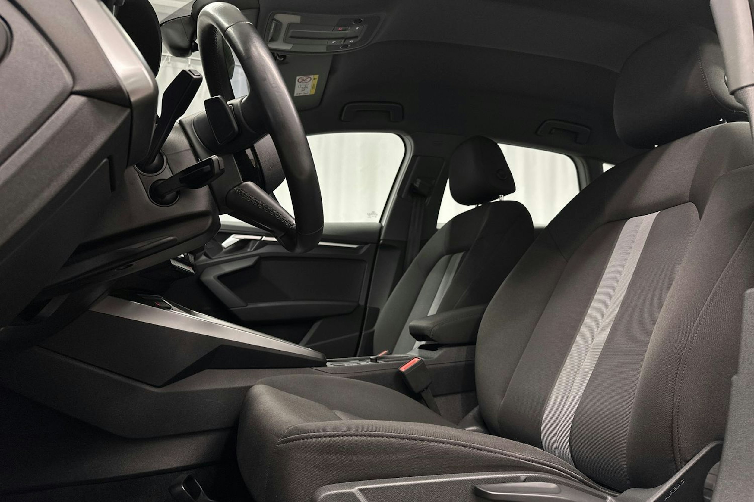 valkoinen Audi A3 2022 kuva 15.