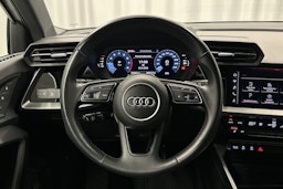 valkoinen Audi A3 2022 kuva 16.