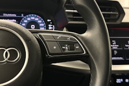 valkoinen Audi A3 2022 kuva 18.