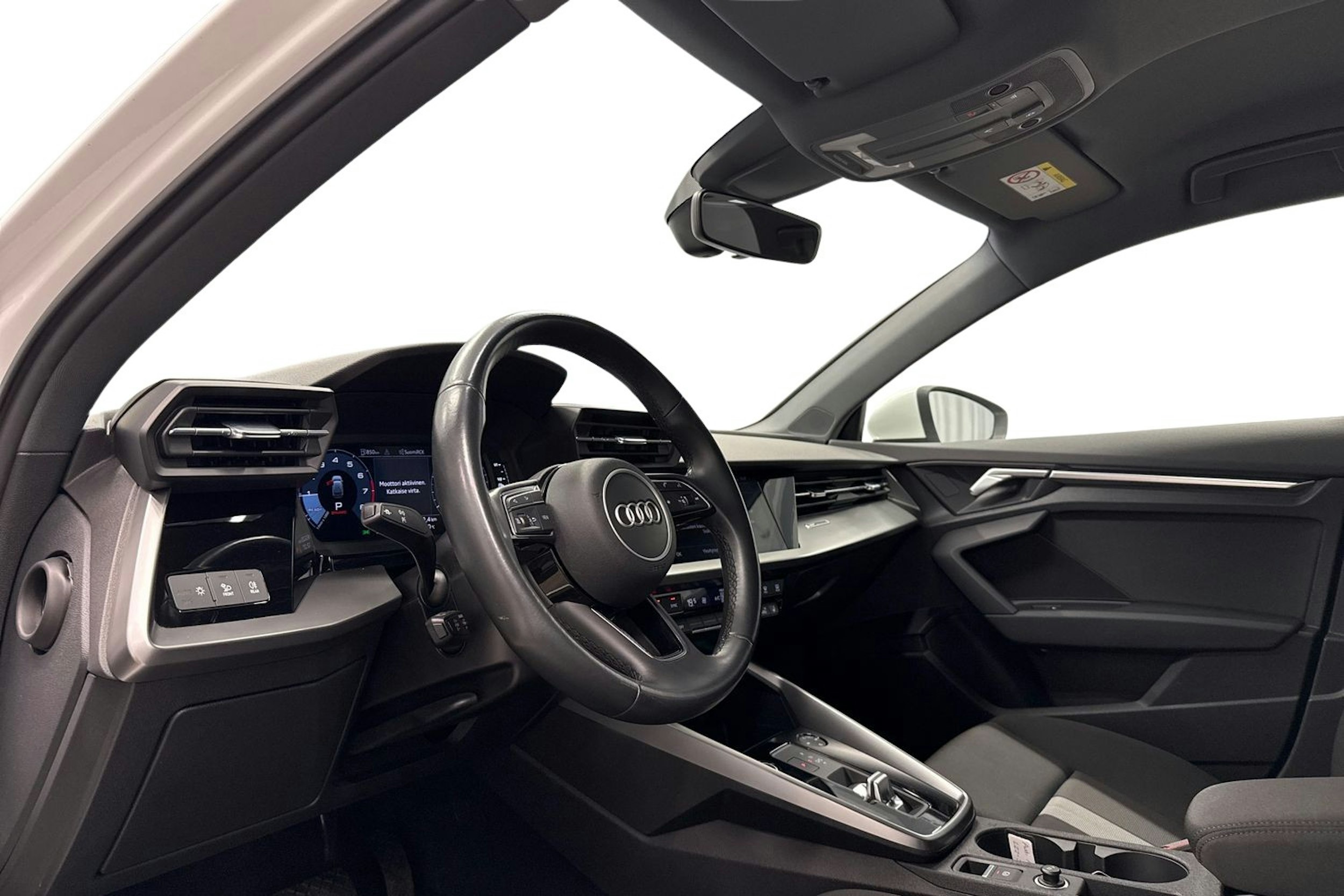 valkoinen Audi A3 2022 kuva 7.
