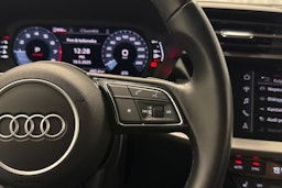 valkoinen Audi A3 2022 kuva 17.