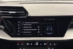 valkoinen Audi A3 2022 kuva 18.