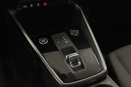 valkoinen Audi A3 2022 kuva 22.