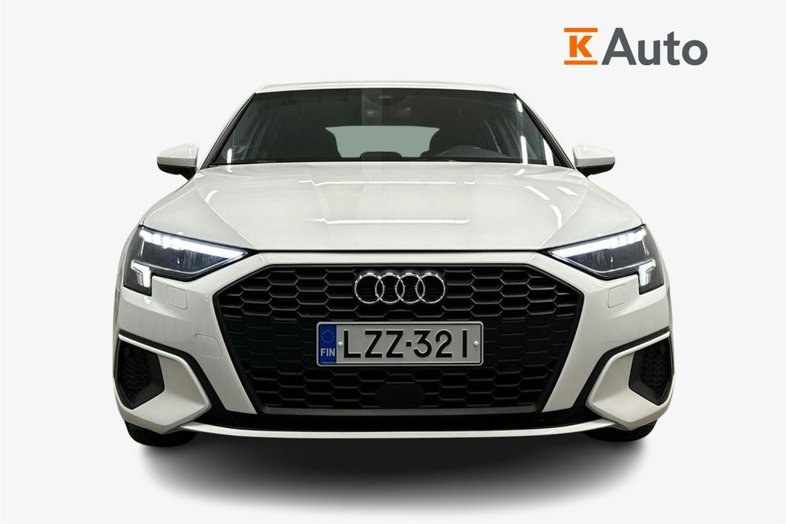 valkoinen Audi A3 2022 kuva 5.