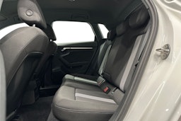 valkoinen Audi A3 2022 kuva 10.
